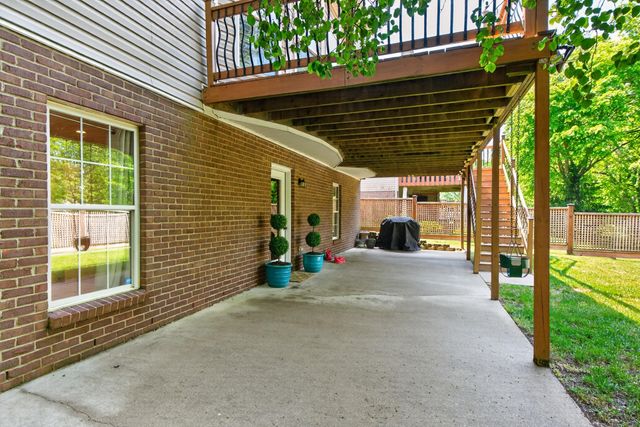 2252 Sunningdale Drive, Lexington, KY 40509