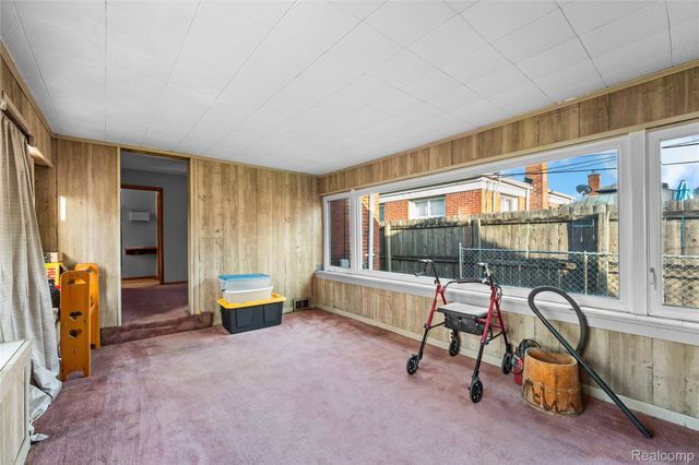 4402 Vassar Street, Dearborn Heights, MI 48125