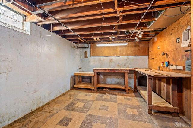 4402 Vassar Street, Dearborn Heights, MI 48125