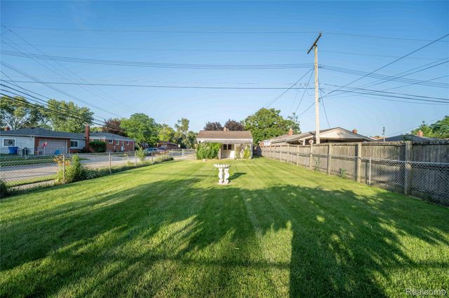 4402 Vassar Street, Dearborn Heights, MI 48125