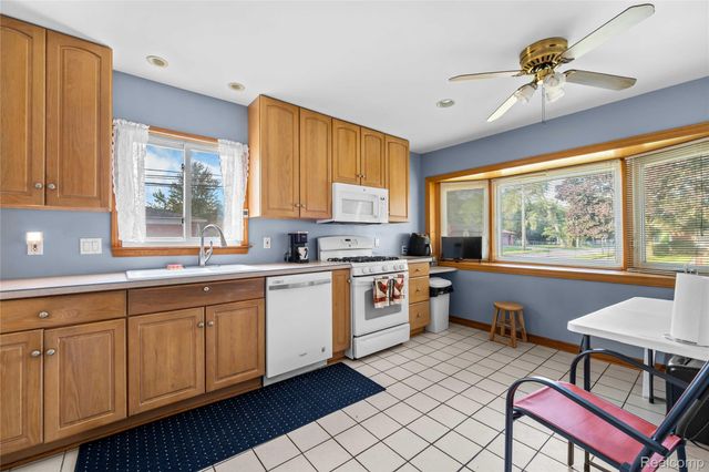 4402 Vassar Street, Dearborn Heights, MI 48125