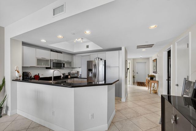 2640 Lake Shore Drive 1716, Riviera Beach, FL 33404