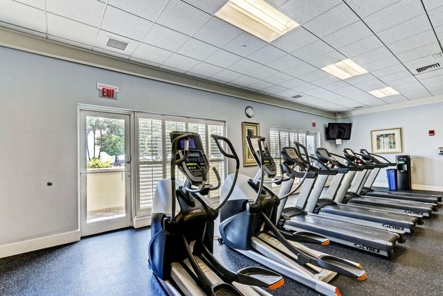 2640 Lake Shore Drive 1716, Riviera Beach, FL 33404