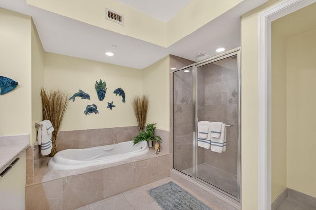 2640 Lake Shore Drive 1716, Riviera Beach, FL 33404