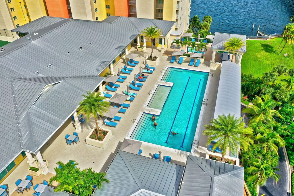 2640 Lake Shore Drive 1716, Riviera Beach, FL 33404