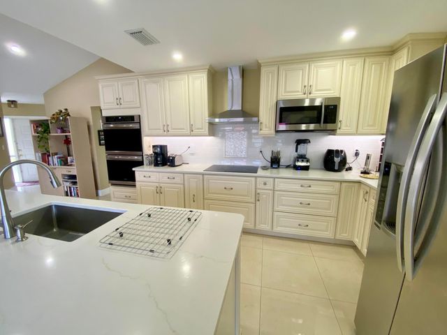 1127 E Seminole Avenue 13d, Jupiter, FL 33477