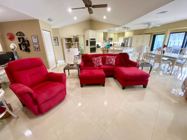 1127 E Seminole Avenue 13d, Jupiter, FL 33477