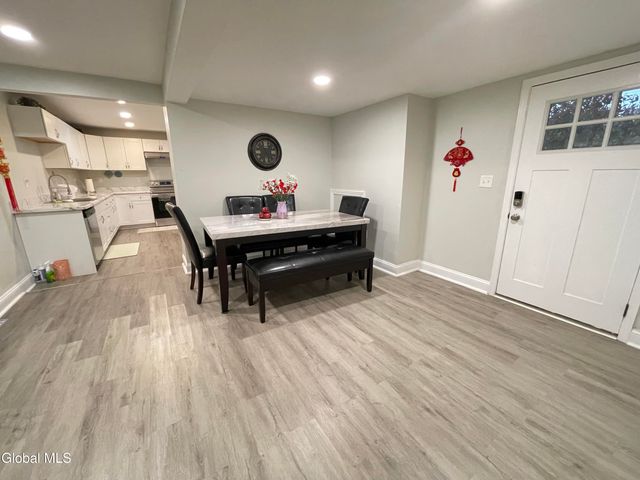 246 Lisha Kill Road, Schenectady, NY 12309