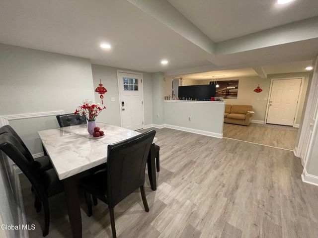 246 Lisha Kill Road, Schenectady, NY 12309