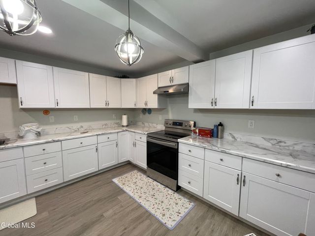 246 Lisha Kill Road, Schenectady, NY 12309