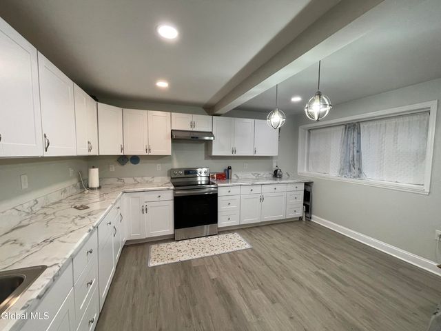 246 Lisha Kill Road, Schenectady, NY 12309