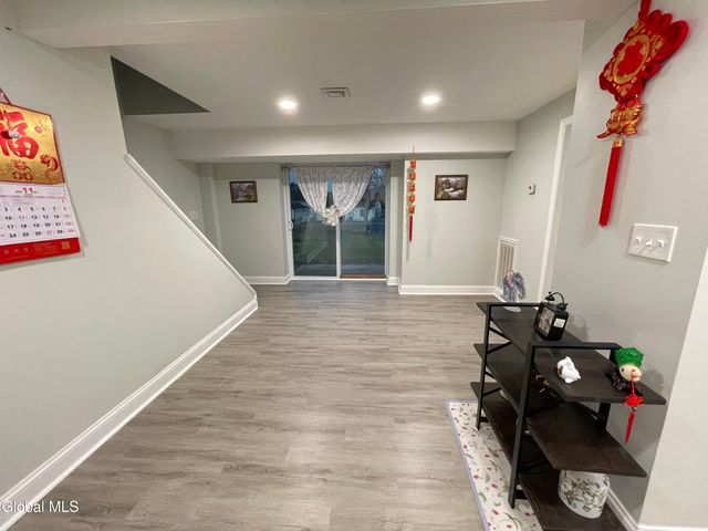 246 Lisha Kill Road, Schenectady, NY 12309