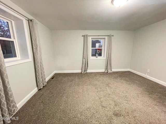 246 Lisha Kill Road, Schenectady, NY 12309