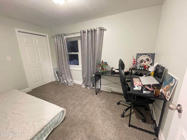 246 Lisha Kill Road, Schenectady, NY 12309