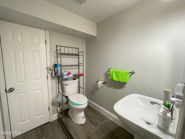 246 Lisha Kill Road, Schenectady, NY 12309