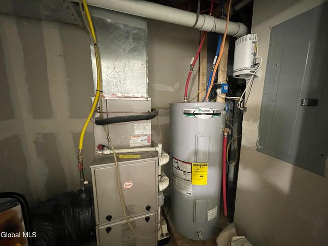 246 Lisha Kill Road, Schenectady, NY 12309