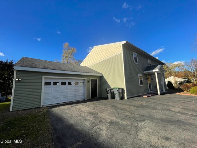246 Lisha Kill Road, Schenectady, NY 12309