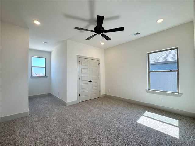 2900 SW Little Elm Loop, Bentonville, AR 72713