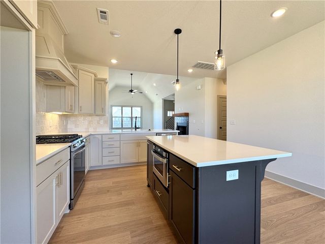 2900 SW Little Elm Loop, Bentonville, AR 72713