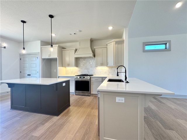 2900 SW Little Elm Loop, Bentonville, AR 72713