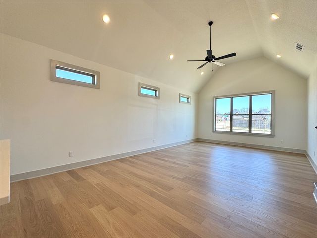 2900 SW Little Elm Loop, Bentonville, AR 72713