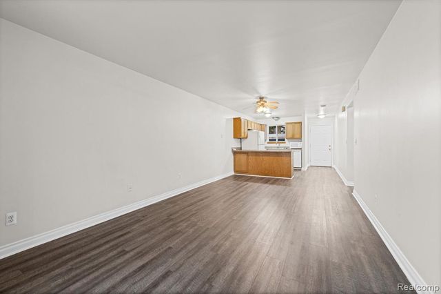 30184 Wedgewood Circle, Roseville, MI 48066