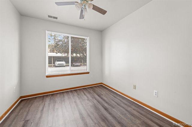30184 Wedgewood Circle, Roseville, MI 48066