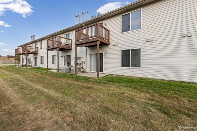 30184 Wedgewood Circle, Roseville, MI 48066