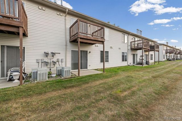 30184 Wedgewood Circle, Roseville, MI 48066