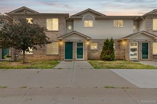 30184 Wedgewood Circle, Roseville, MI 48066