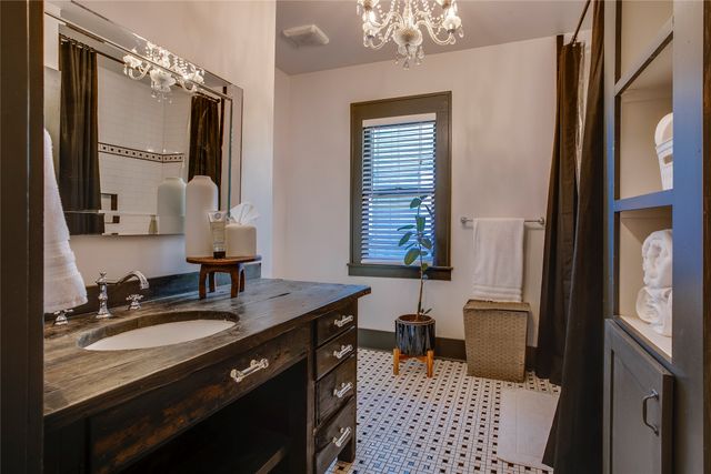1414 Kings Highway, Dallas, TX 75208