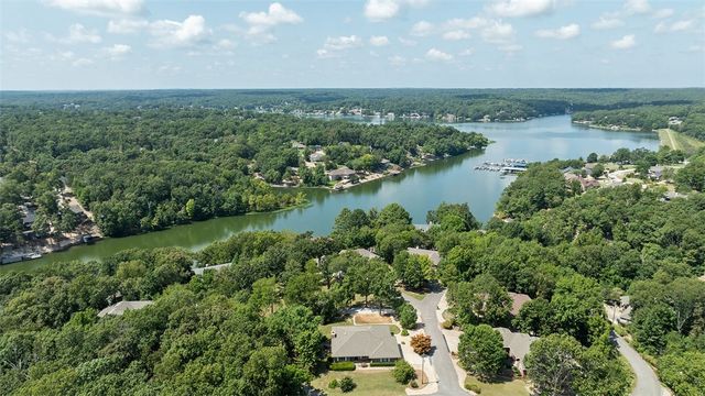 1 Cheviot Trace, Bella Vista, AR 72715