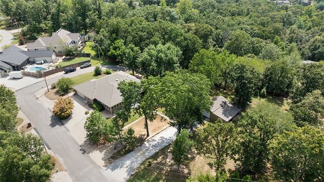 1 Cheviot Trace, Bella Vista, AR 72715