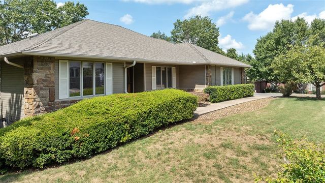 1 Cheviot Trace, Bella Vista, AR 72715