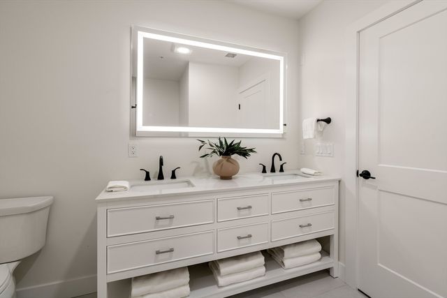 20 Audubon Way 408, Canton, MA 02021