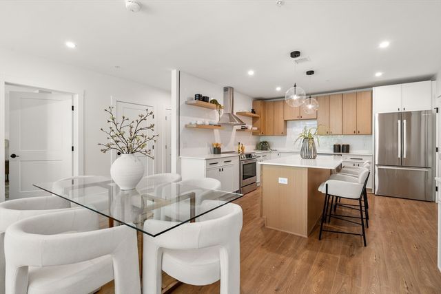 20 Audubon Way 408, Canton, MA 02021