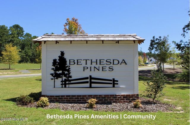 274 Rough Ridge Trail 33, Aberdeen, NC 28315