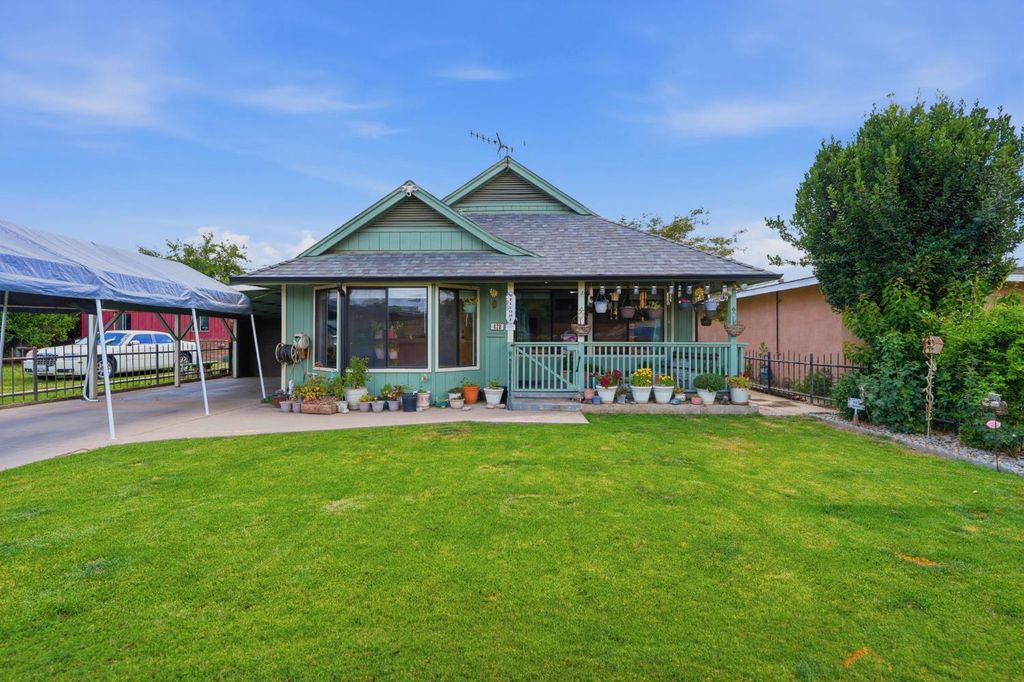 Image 24 of property listing at 428 S A Street, Madera, CA 93638