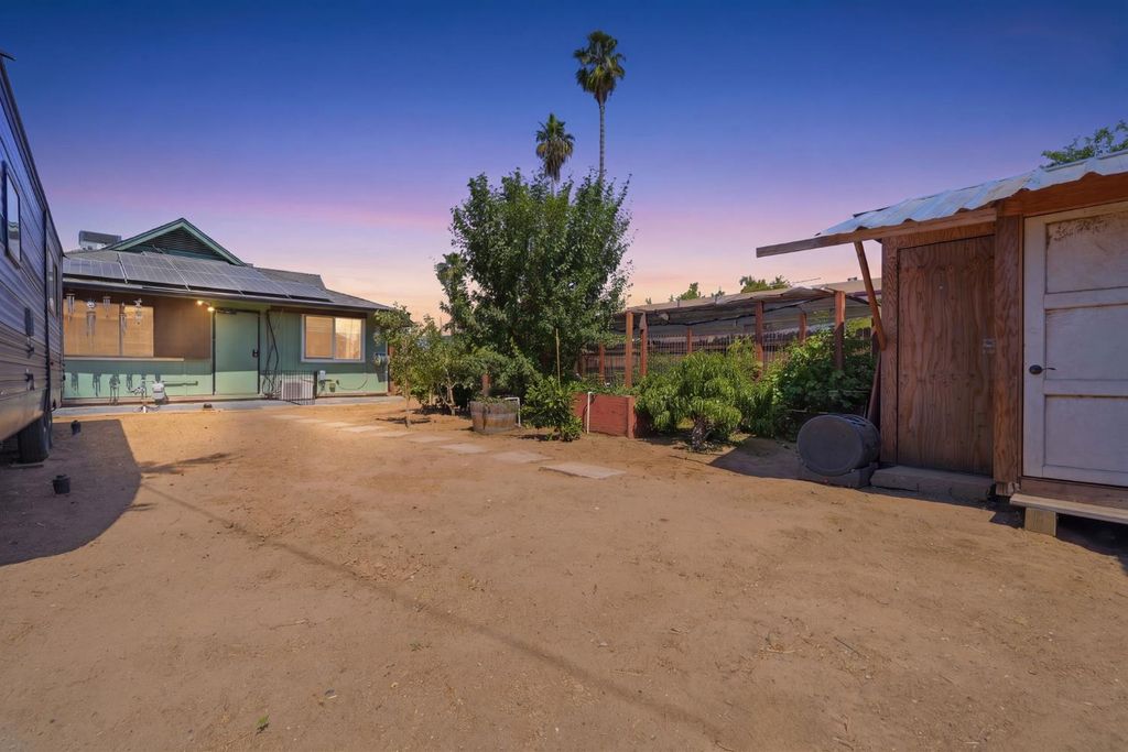 Image 25 of property listing at 428 S A Street, Madera, CA 93638