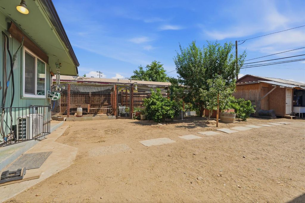 Image 26 of property listing at 428 S A Street, Madera, CA 93638