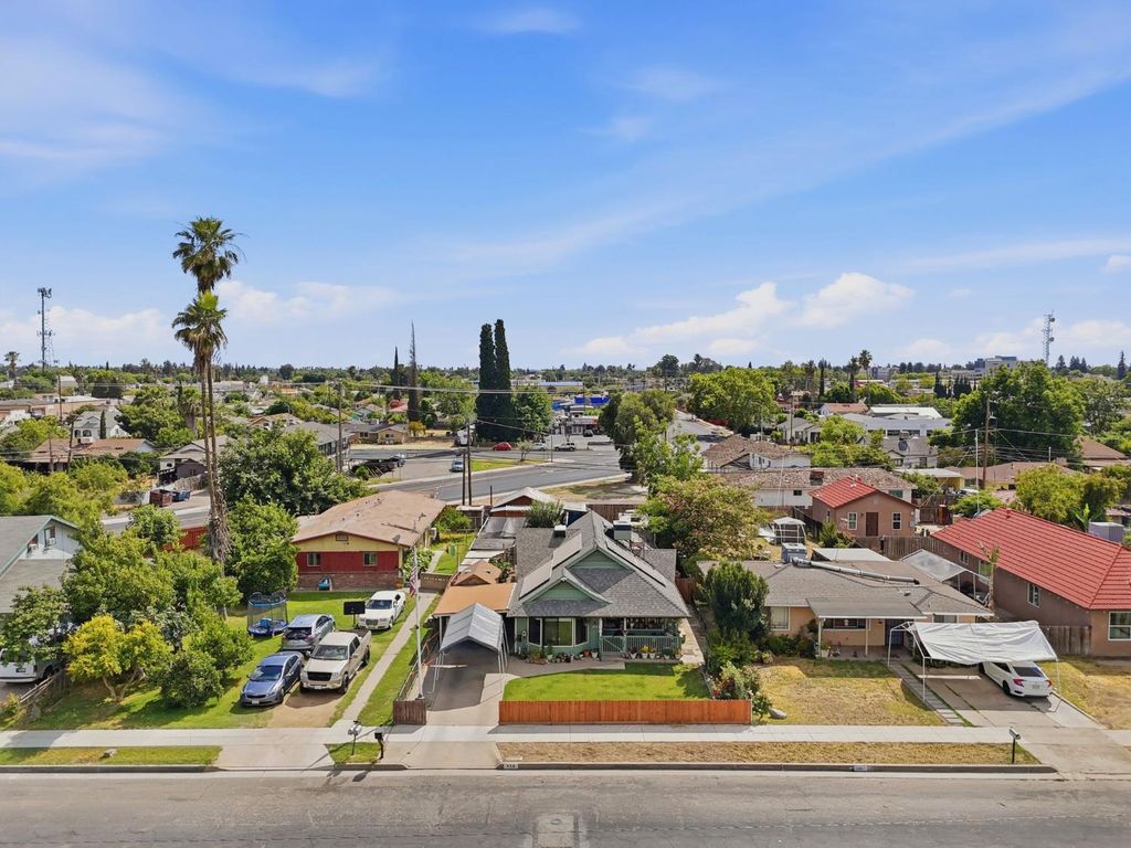 Image 31 of property listing at 428 S A Street, Madera, CA 93638