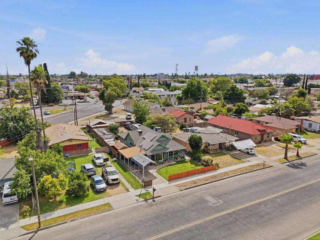 Image 32 of property listing at 428 S A Street, Madera, CA 93638