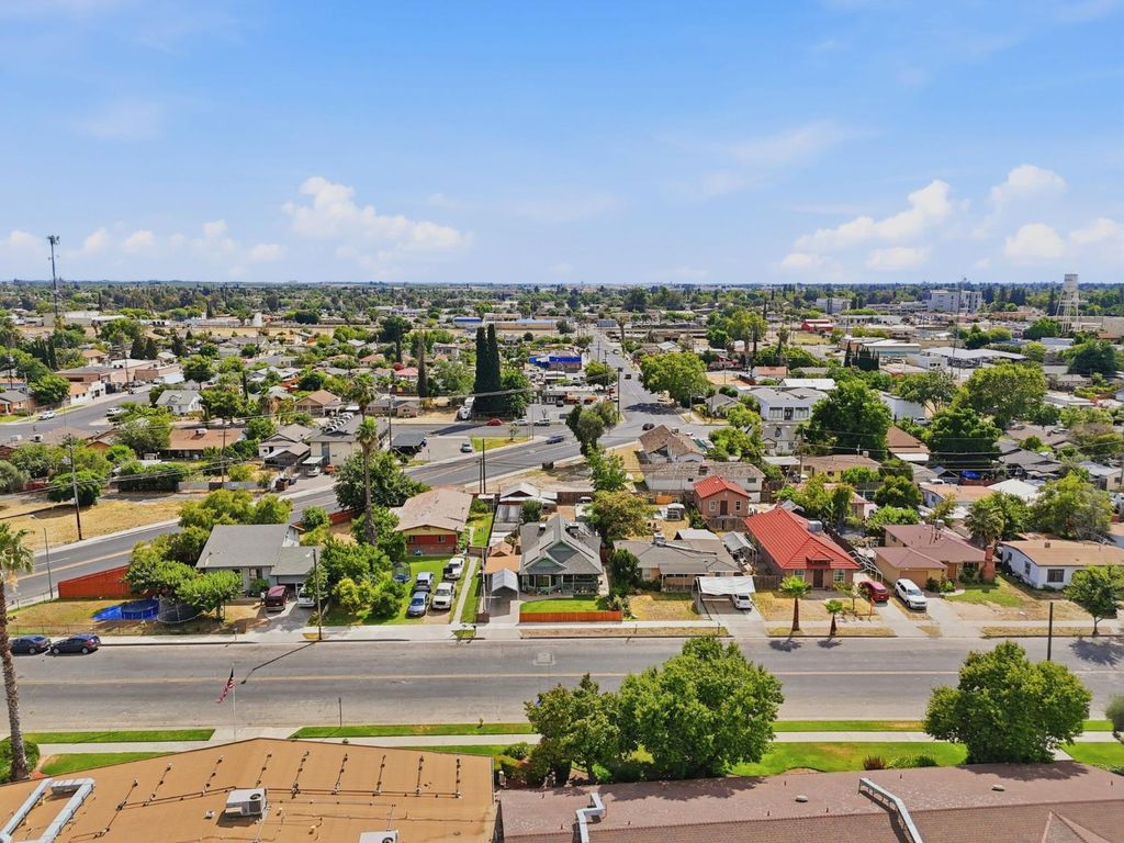 Image 35 of property listing at 428 S A Street, Madera, CA 93638