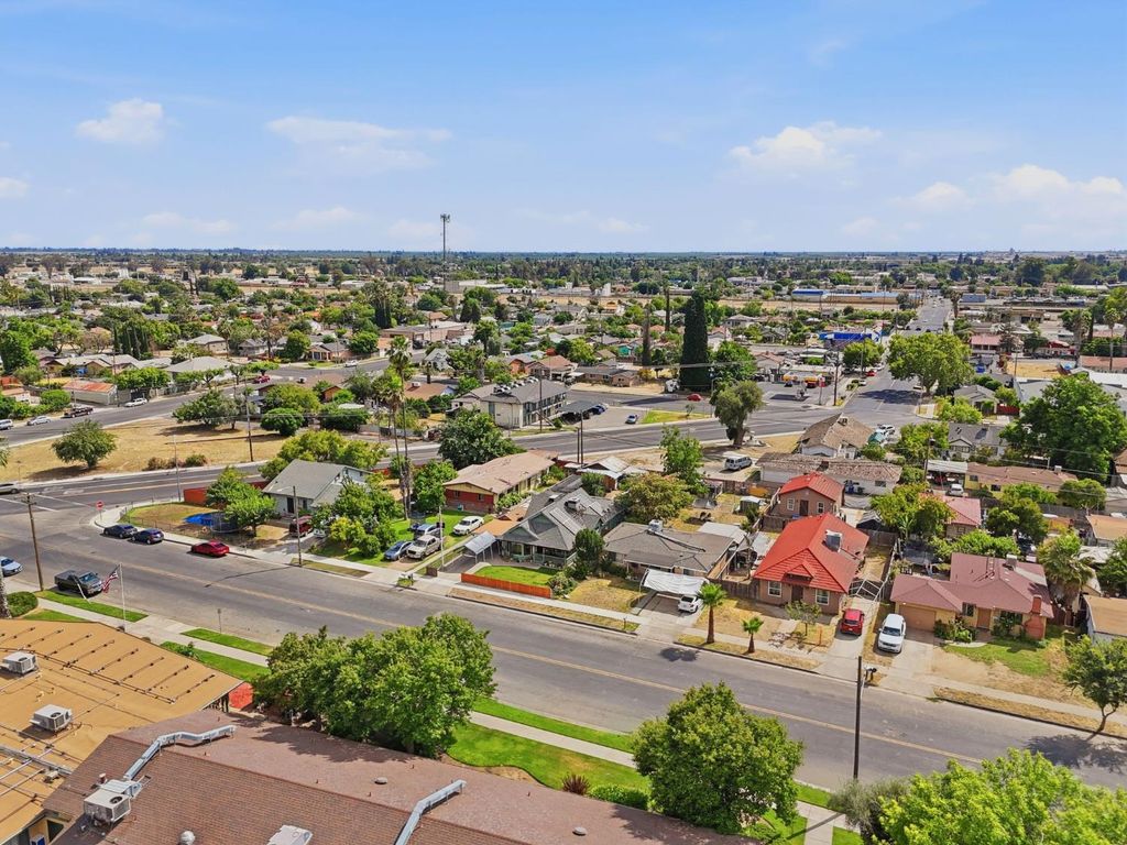 Image 36 of property listing at 428 S A Street, Madera, CA 93638