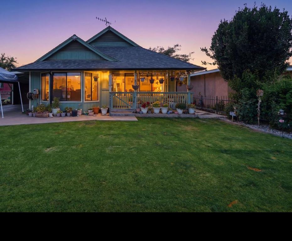 Image 4 of property listing at 428 S A Street, Madera, CA 93638