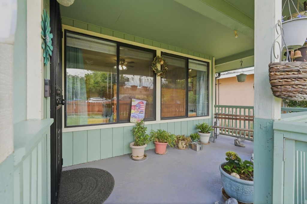 Image 5 of property listing at 428 S A Street, Madera, CA 93638