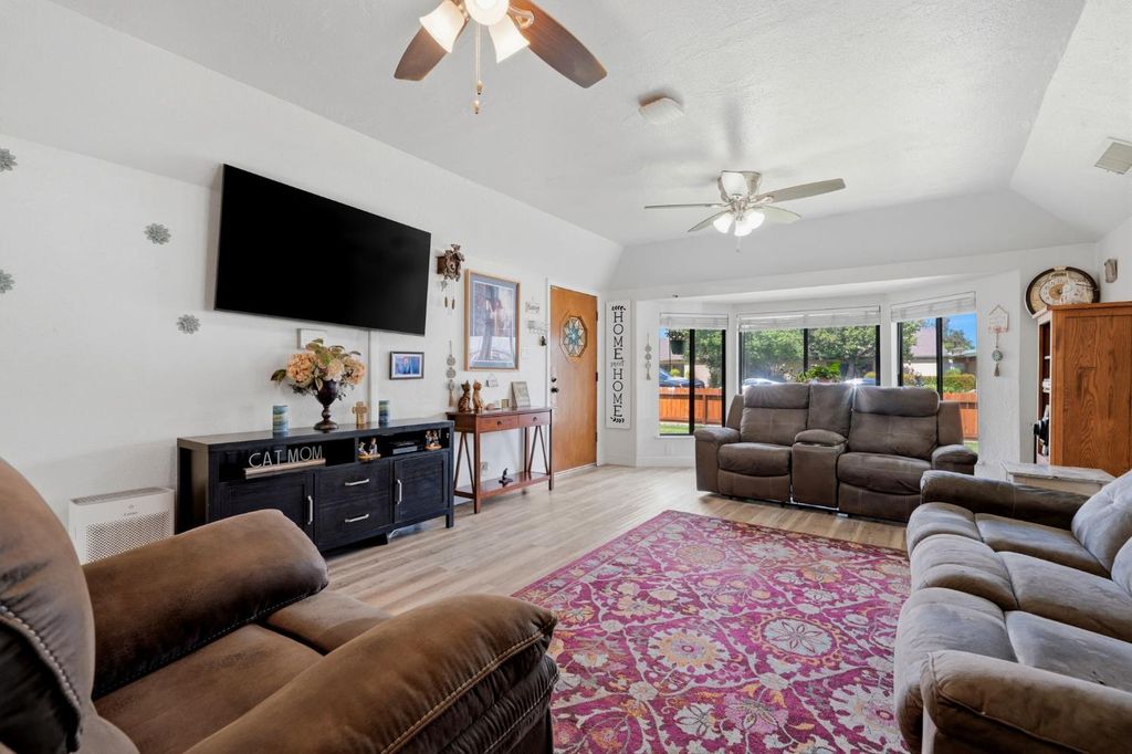 Image 9 of property listing at 428 S A Street, Madera, CA 93638