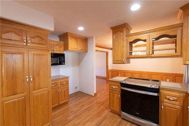 1215 Hacienda Lane, Lawrence, KS 66049