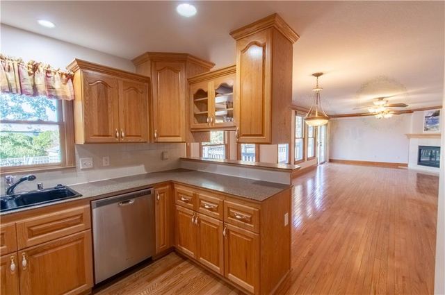 1215 Hacienda Lane, Lawrence, KS 66049