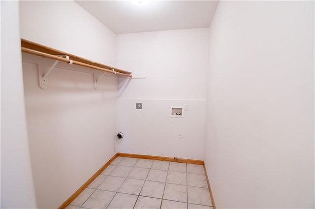 1215 Hacienda Lane, Lawrence, KS 66049